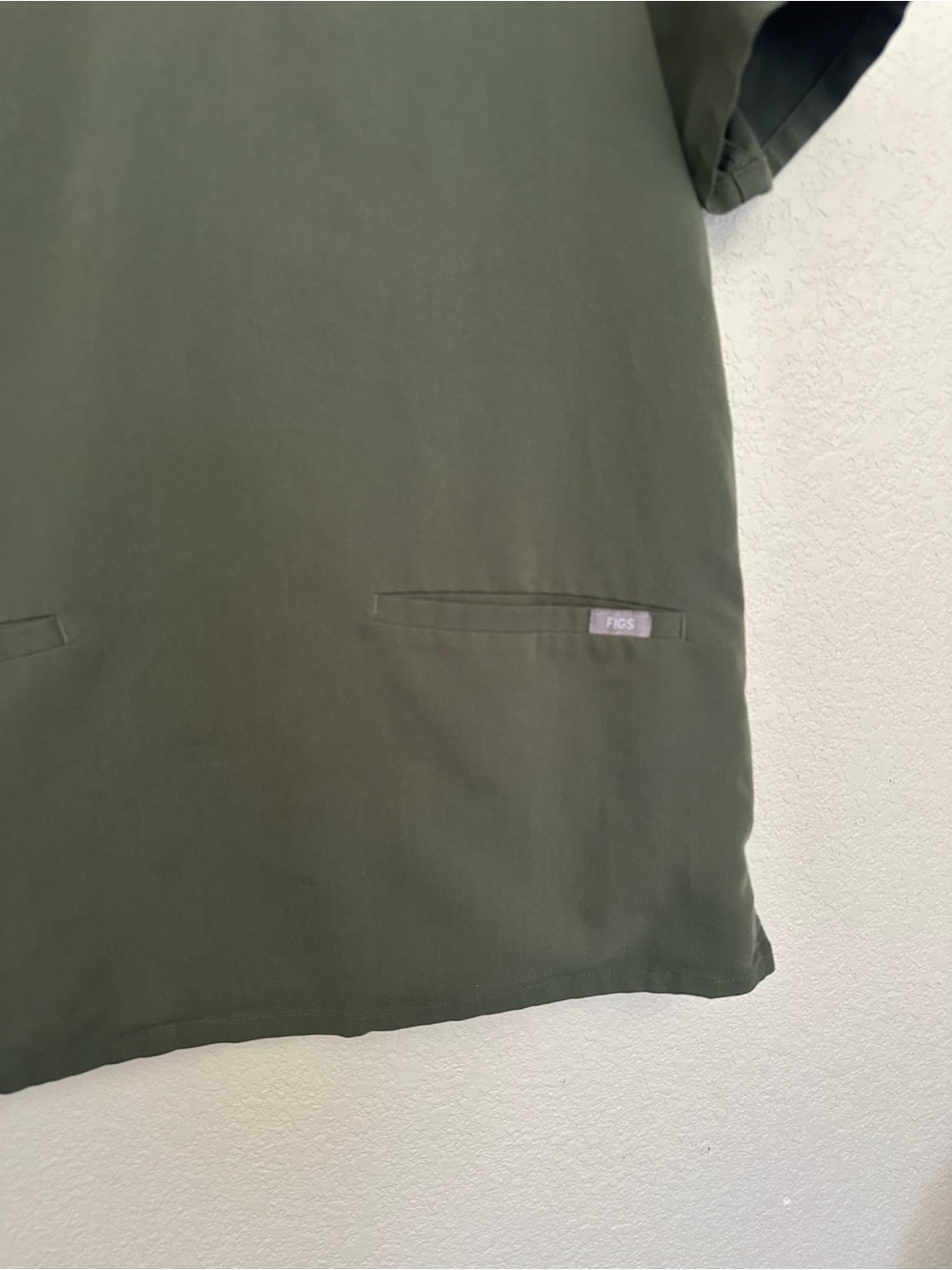Figs Women’s Casma Scrub Top Moss Green V-neck Uniform Size Medium EUC - Picture 5 of 10